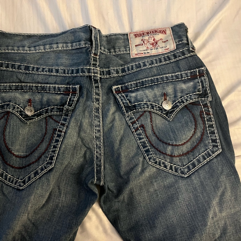 True religion big t burgundy size 32 straight